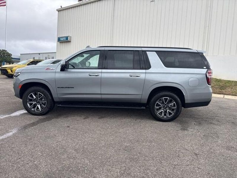 2024 Chevrolet Suburban Z71 photo 6