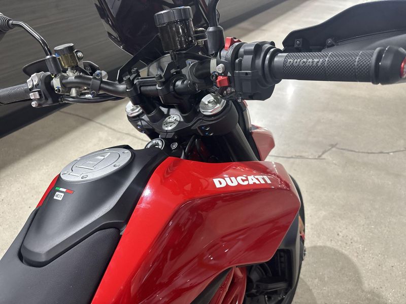 Used 2024 Ducati HYPERMOTARD 950 Image 22