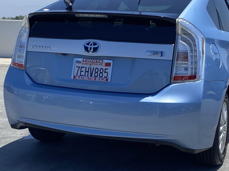 2014 Toyota Prius Plug-In AdvancedImage 5