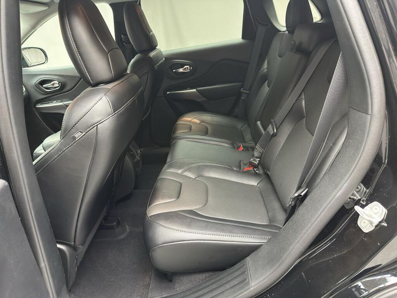 Used 2022 Jeep Cherokee LimitedImage 13