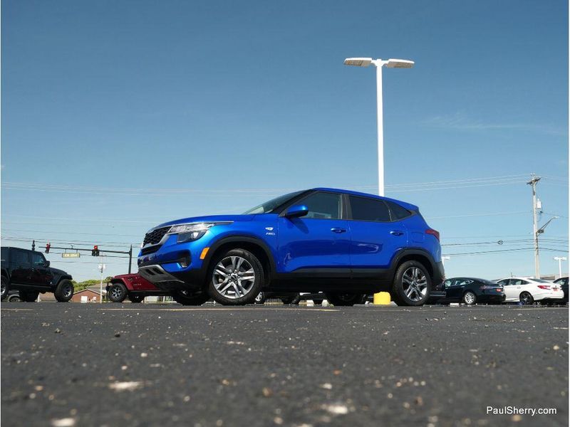 Used 2023 Kia Seltos LX