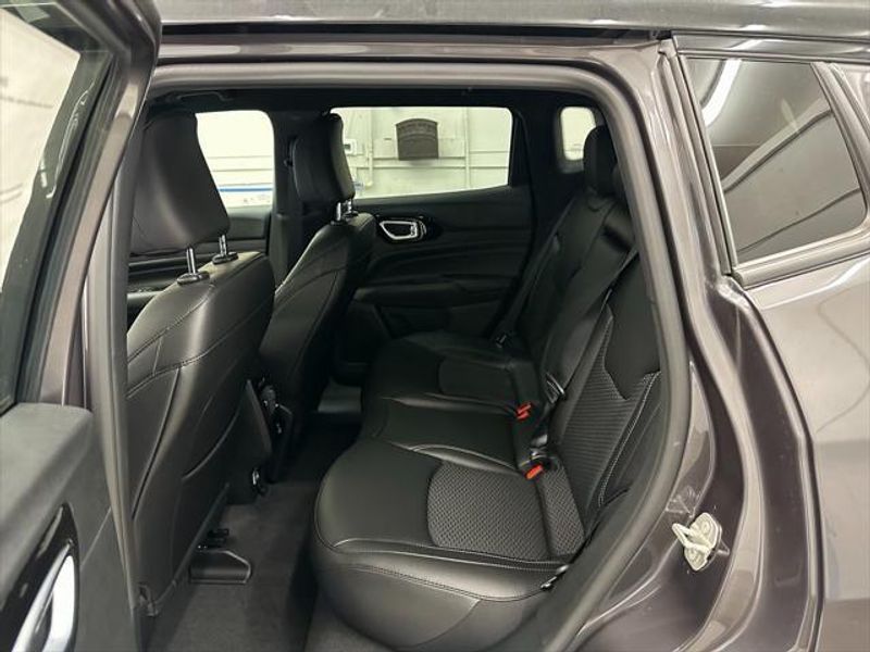 2024 Jeep Compass Latitude 4x4Image 13