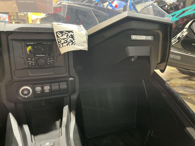 New 2024 Polaris SLINGSHOT S W/ TECHNOLOGY PACKAGE 1 Image 13