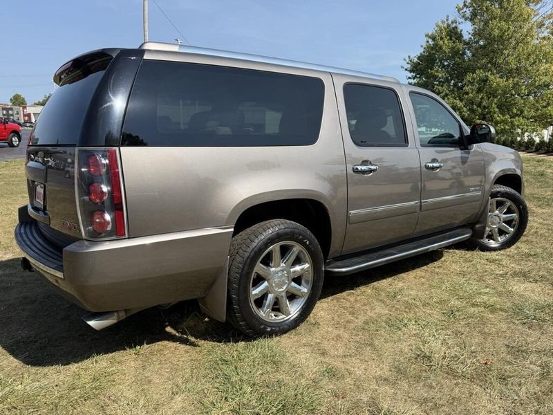 2013 Gmc Yukon XL 1500 Denali photo 3