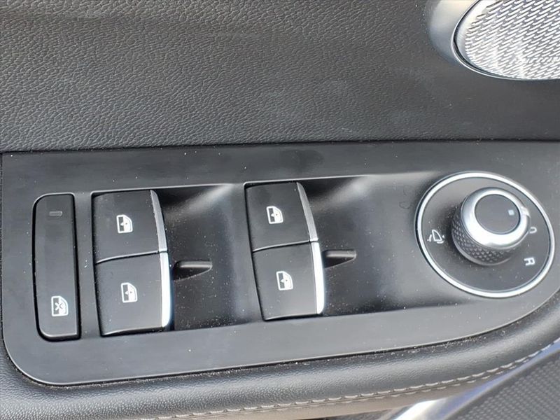 Used 2022 Alfa Romeo Giulia TiImage 15