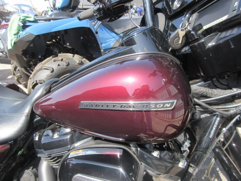 USED 2018 HARLEY STREET GLIDE SPECIAL Image 9