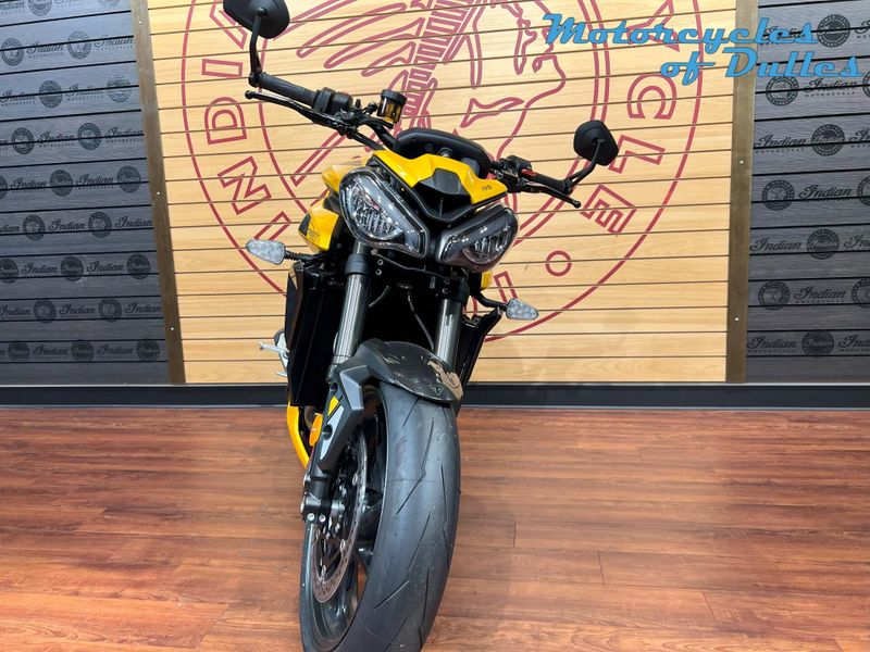 New 2025 Triumph Street Triple 765 RS Image 5