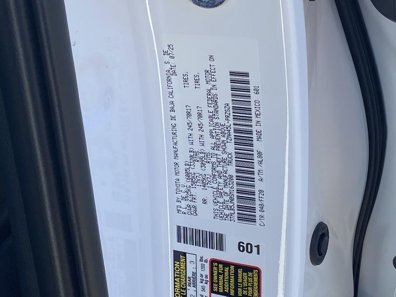 New 2025 Toyota Tacoma SR5Image 20