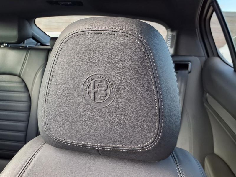 Used 2022 Alfa Romeo Stelvio VeloceImage 24