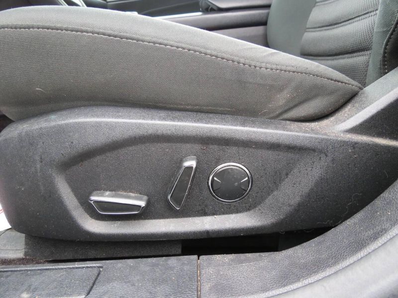 2017 Ford Fusion SE 4dr SedanImage 11