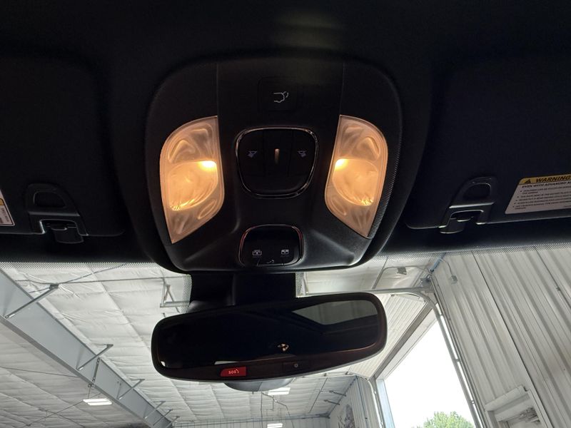 Used 2025 Jeep Compass LimitedImage 21