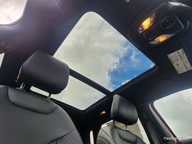 New 2025 Jeep Compass Limited 4x4Image 4