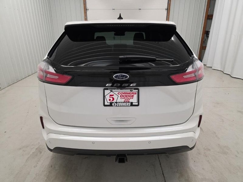 2024 Ford Edge ST photo 4