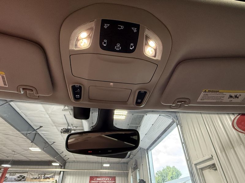Used 2017 Chrysler Pacifica LimitedImage 23