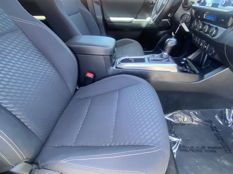 Used 2022 Toyota Tacoma SR5Image 10