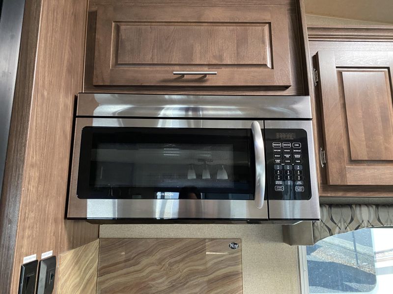 2019 ARCTIC FOX M-27-5L Image 12
