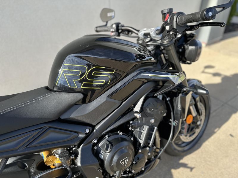 2025 Triumph STREET TRIPLE RSImage 6