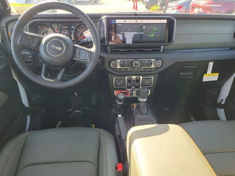 New 2026 Jeep Gladiator Mojave 4x4