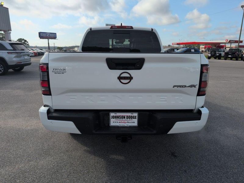 2023 Nissan Frontier PRO-4XImage 4