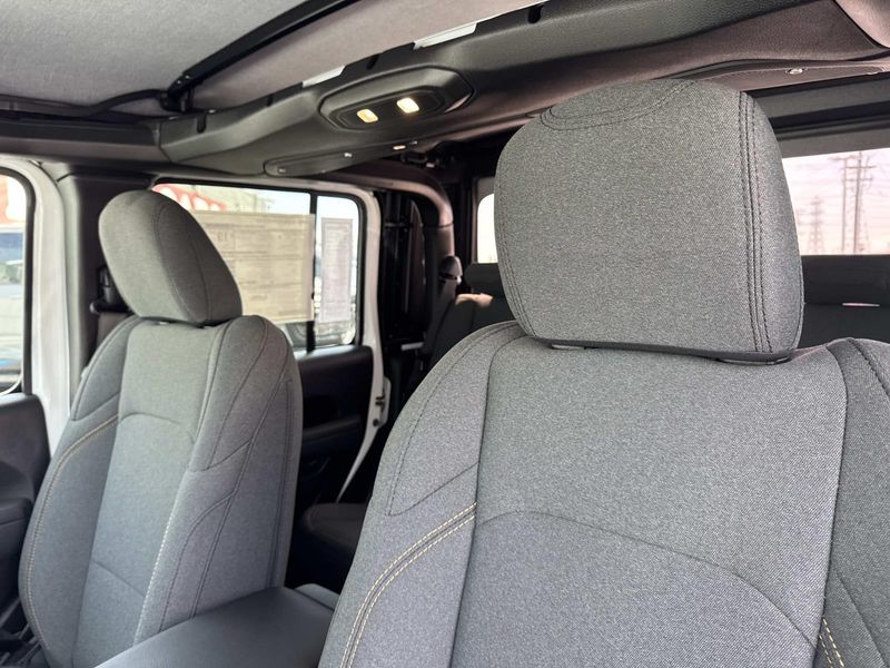 New 2026 Jeep Gladiator Sport S 4x4