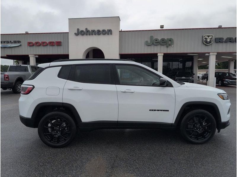 2025 Jeep Compass Latitude 4x4Image 6