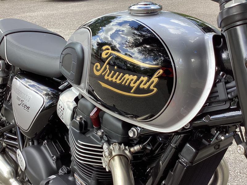 2025 Triumph Bonneville T100