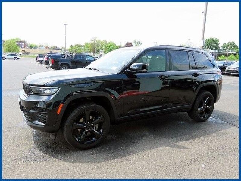 2024 Jeep Grand Cherokee Altitude XImage 1