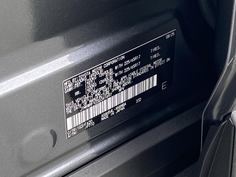 New 2025 Toyota RAV4 Hybrid XLEImage 20