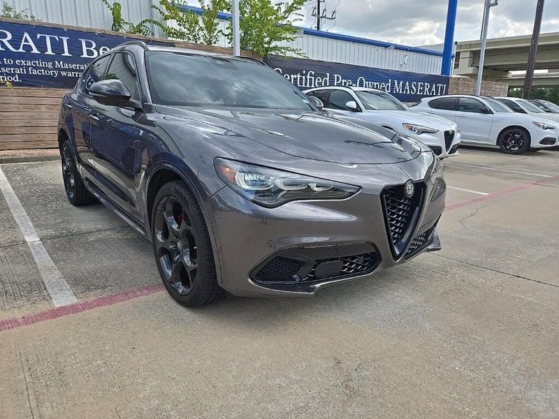 2024 Alfa Romeo Stelvio TiImage 2