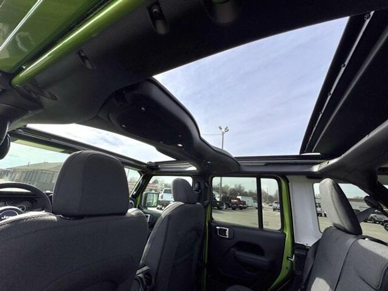 New 2026 Jeep Wrangler 4-door Sport SImage 18