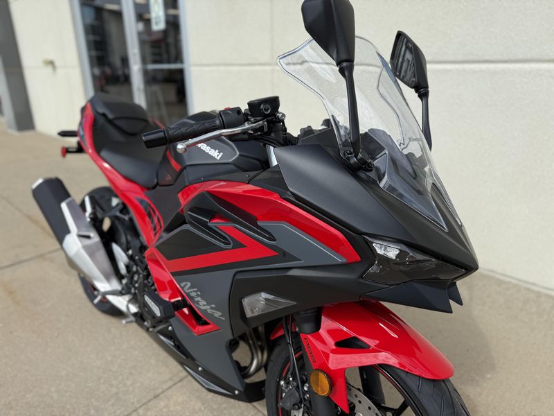 2025 Kawasaki NINJA 500 SE ABSImage 7