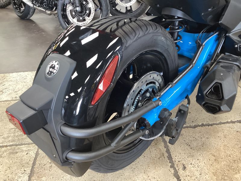 2023 CAN-AM SPYDER F3S SPECIAL SERIES MONOLITH BLACK SATINImage 6