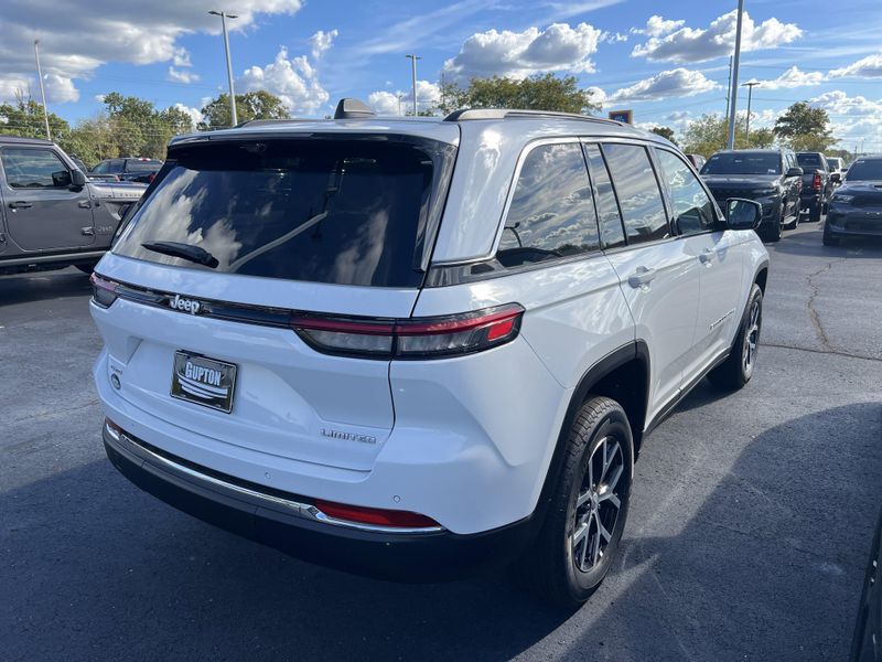 New 2025 Jeep Grand Cherokee Limited 4x4Image 7