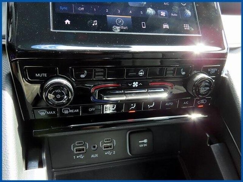 New 2025 Jeep Grand Cherokee Altitude XImage 17