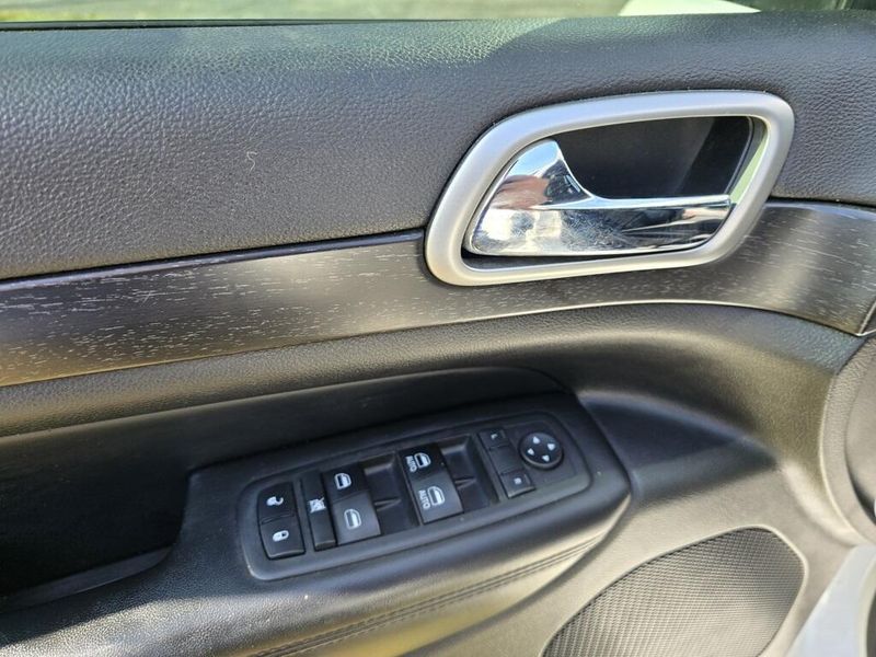 2018 Jeep Grand Cherokee Altitude photo 12