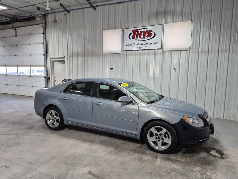 2009 Chevrolet Malibu LT w/1LTImage 2