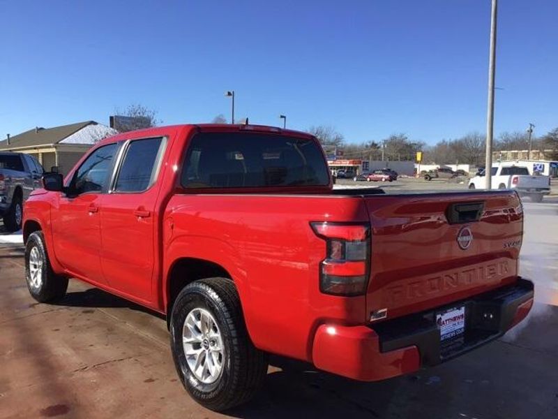 2024 Nissan Frontier SVImage 3