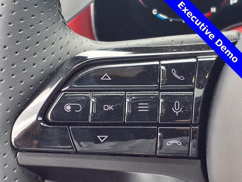 New 2025 Maserati Grecale ModenaImage 18