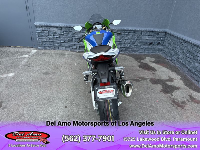 2024 Kawasaki ZX1002LRFBL-GN2  in a LIME GREEN/PEARL CRYSTAL WHITE/BLUE exterior color. Del Amo Motorsports of Los Angeles (562) 262-9181 delamomotorsports.com 