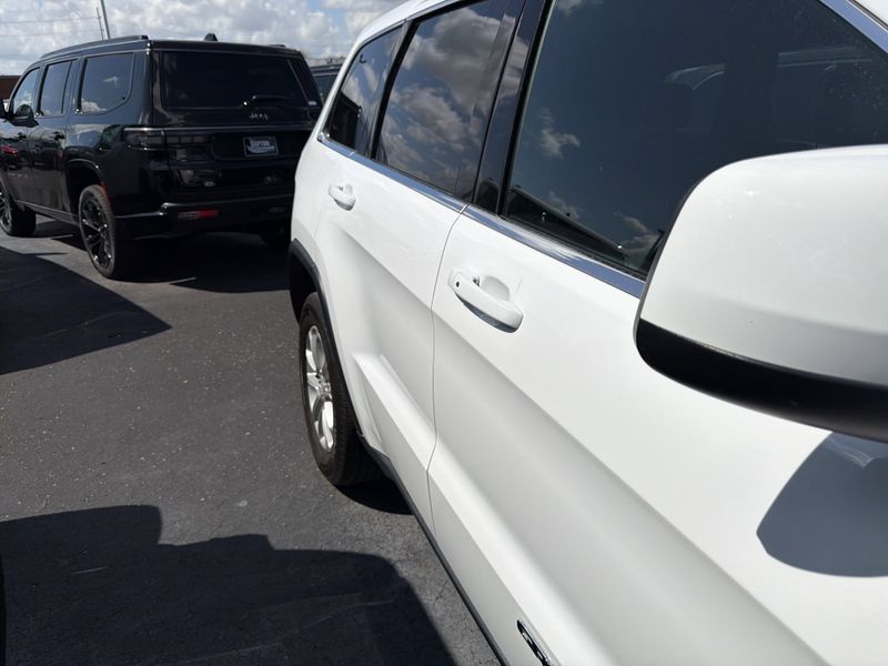 Used 2021 Jeep Grand Cherokee Laredo XImage 6