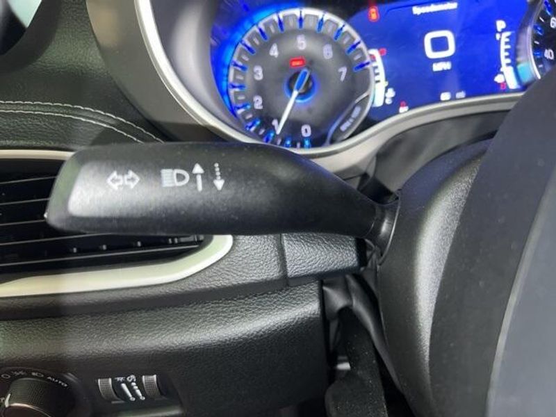 2025 Chrysler Pacifica SelectImage 37