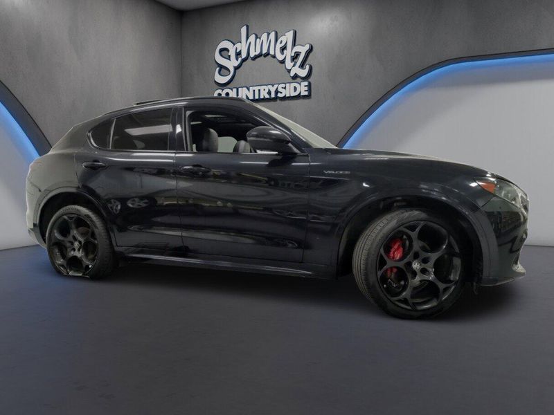 Used 2025 Alfa Romeo Stelvio Veloce Premium AWD w/SunroofImage 4