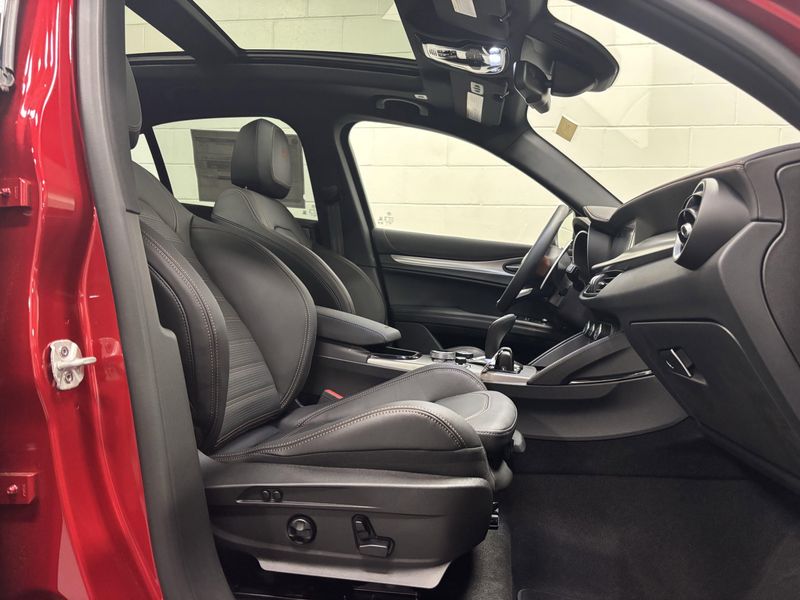 New 2025 Alfa Romeo Stelvio Intensa AwdImage 10