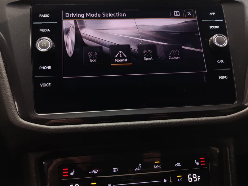 Used 2024 Volkswagen Tiguan SE R-Line Black AWD w/SunroofImage 26