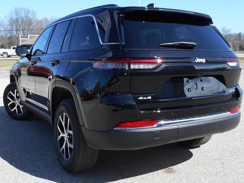 2025 Jeep Grand Cherokee Limited 4x4Image 3