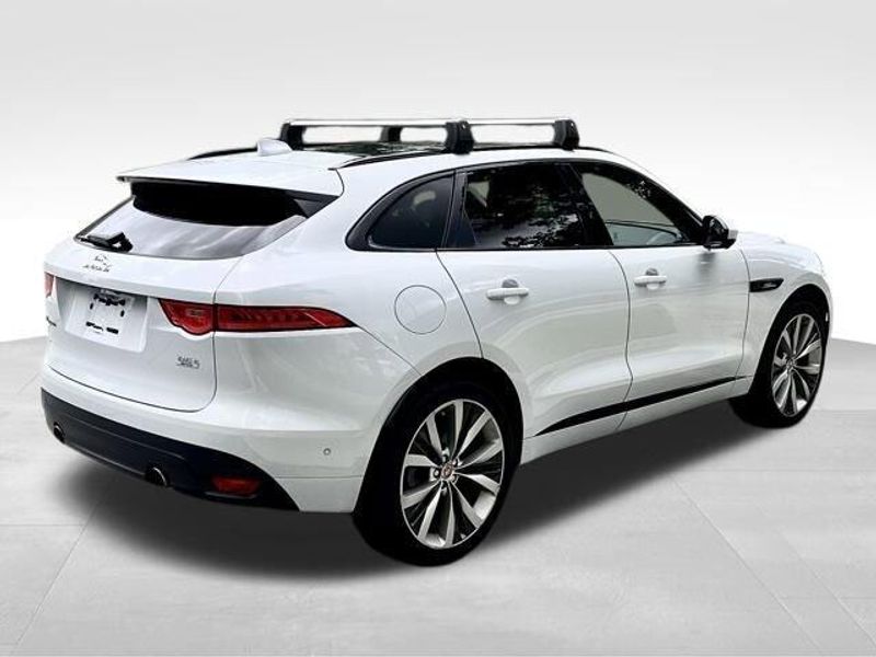 2017 Jaguar F-PACE 35t R-Sport