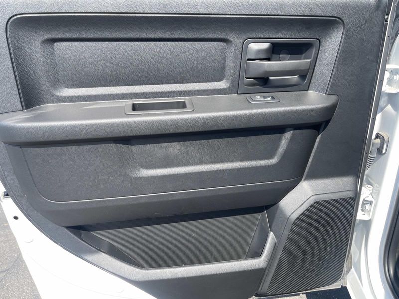 New 2024 RAM 1500 Classic Tradesman Crew Cab 4x4 5'7' Box