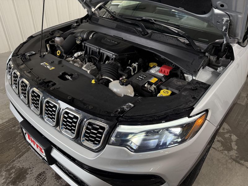 Used 2025 Jeep Compass LimitedImage 18