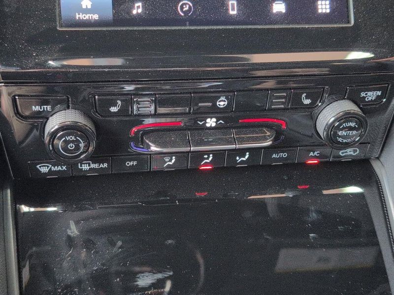 2024 Jeep Grand Cherokee L Altitude X 4x4Image 15