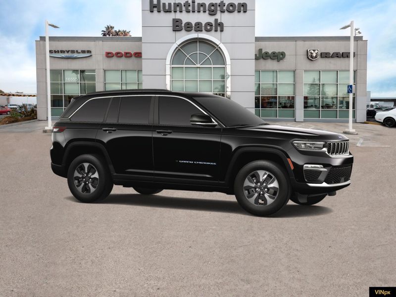 2023 Jeep Grand Cherokee 4xe Base 4x4 in a Diamond Black Crystal Pearl Coat exterior color and Global Blackinterior. BEACH BLVD OF CARS beachblvdofcars.com 